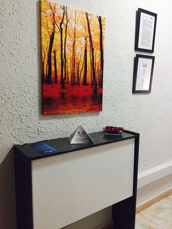 Hostal Restaurante Avenida De Madrid Terrassa Bagian luar foto