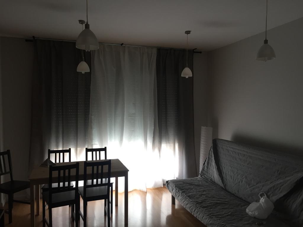 Hostal Restaurante Avenida De Madrid Terrassa Bagian luar foto