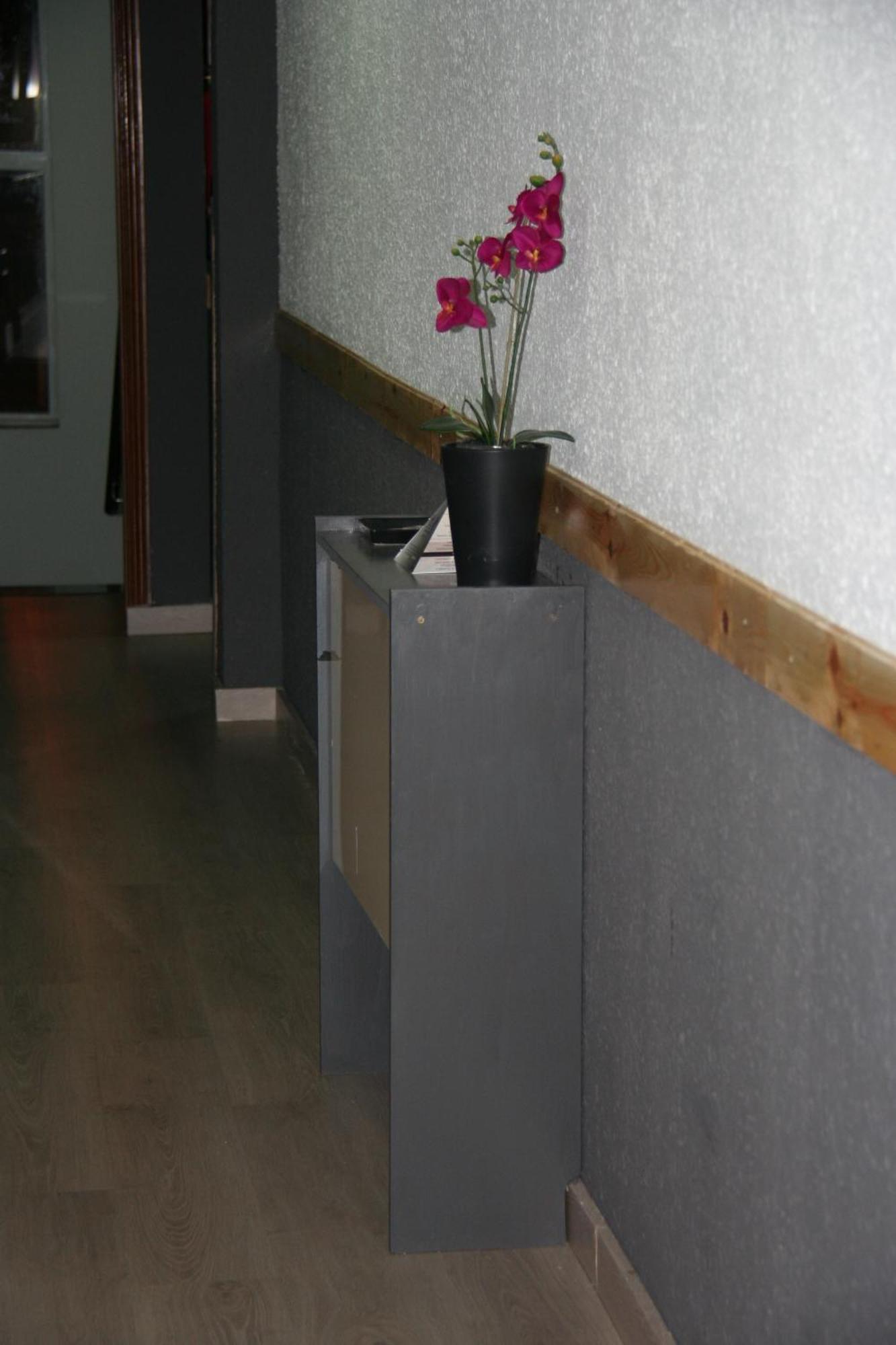Hostal Restaurante Avenida De Madrid Terrassa Bagian luar foto